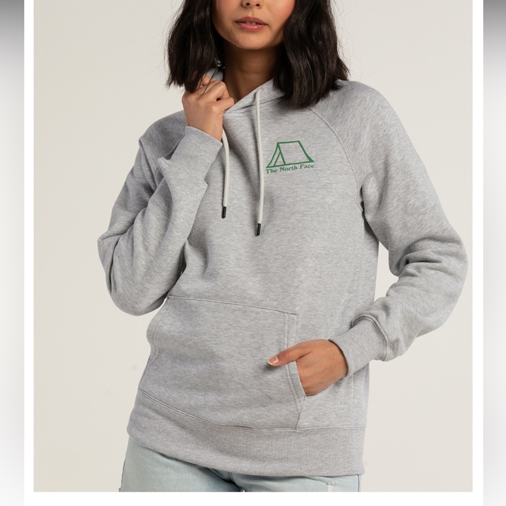 New North Face Places We Love Hoodie. Size small.